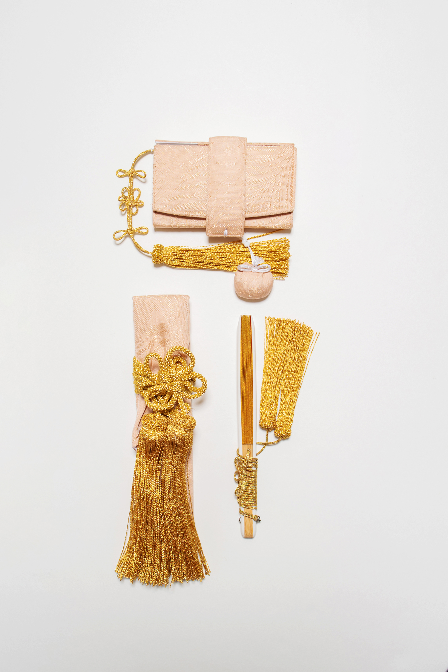 色打掛 黒地 金色刺繍 花柄 2_008000000011.jpg?1678209905