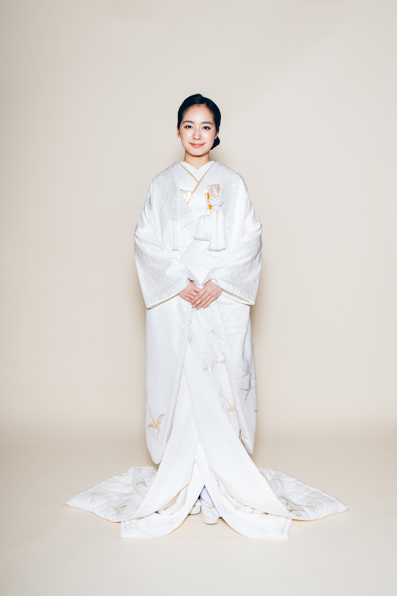 白無垢屋　帯のお花飾り ゴールド　tegara　cucuru 結婚式の白無垢・花嫁用着物|相楽刺繍で花と鶴 [ゴージャス] No